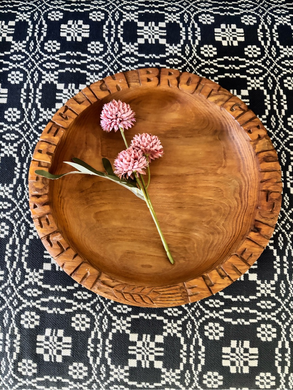 Hand-Carved Wooden bread Plate Natural Brown